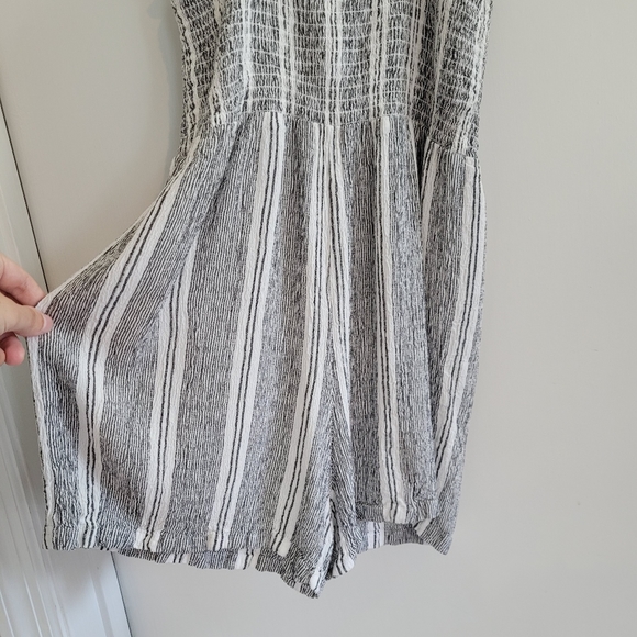 small romper - Picture 9 of 11